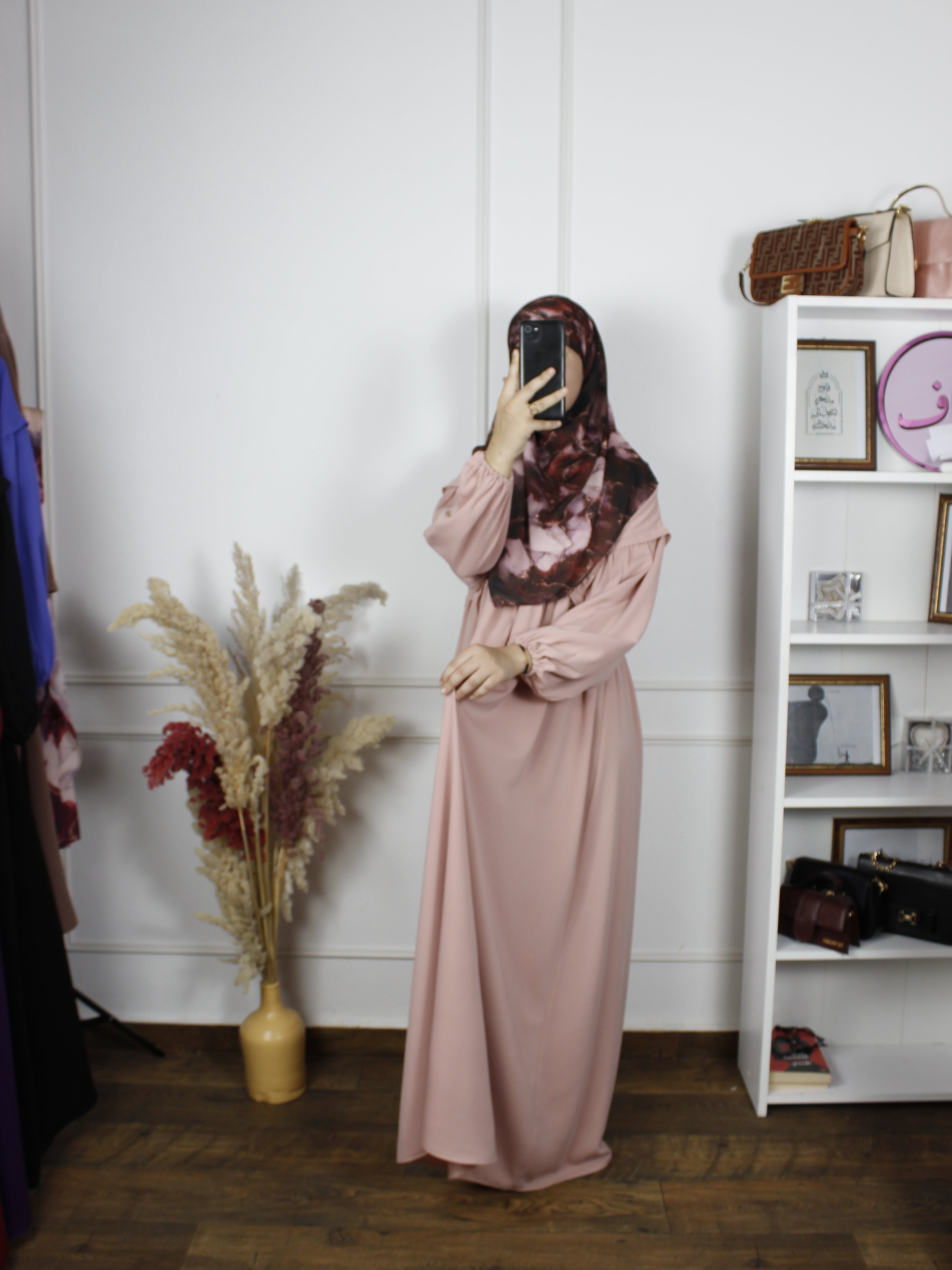 Abaya NV