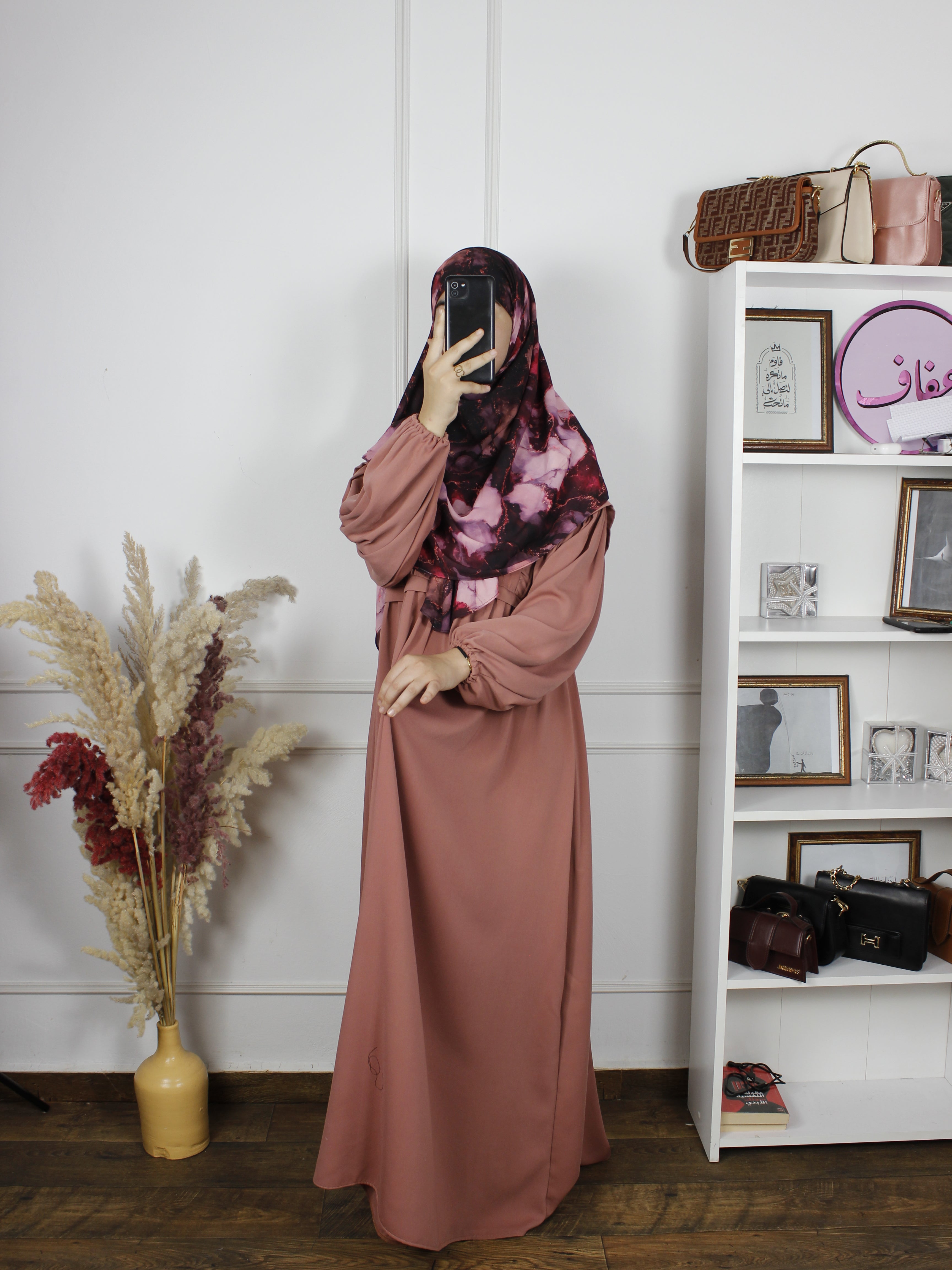 Abaya NV