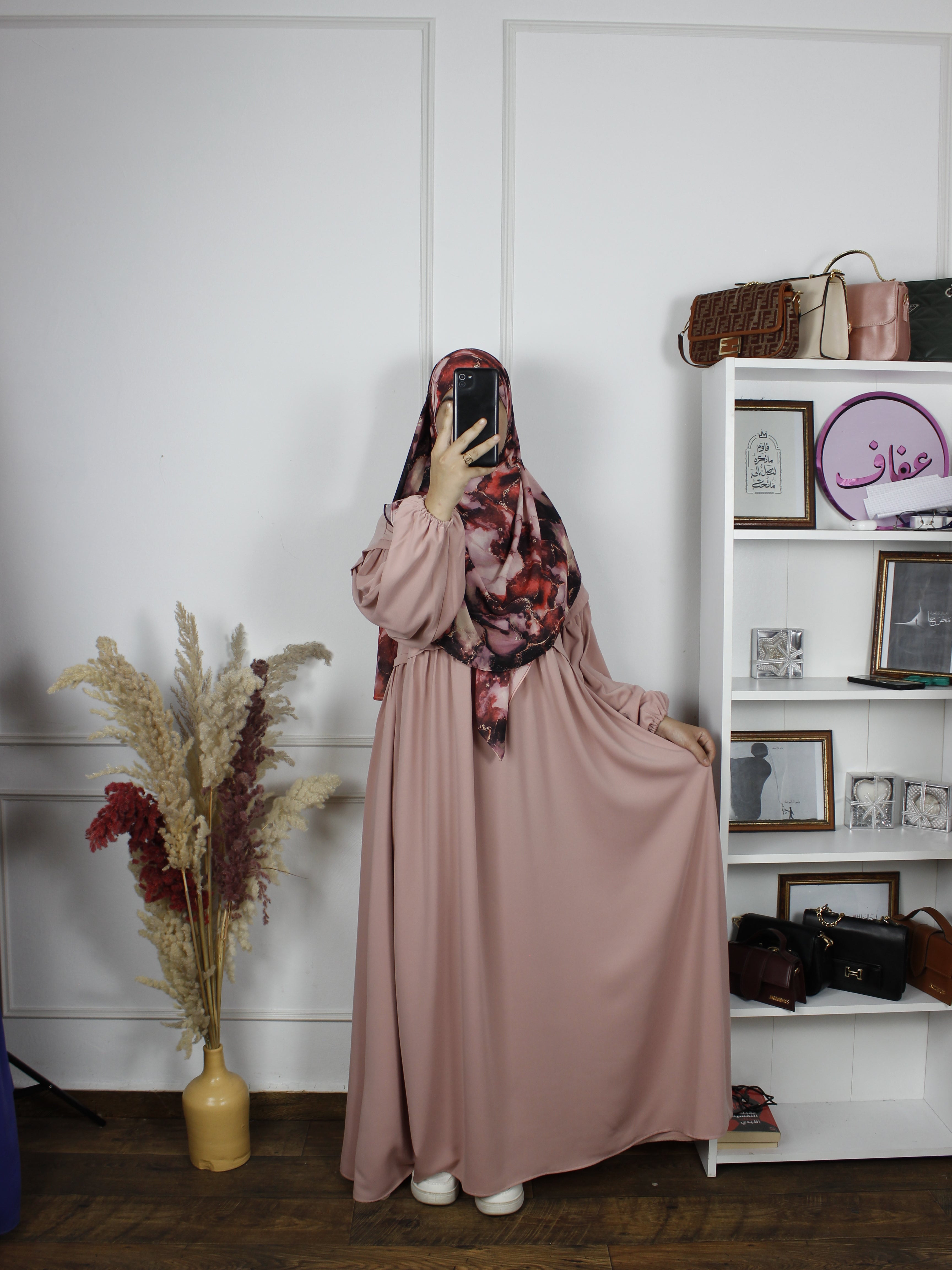 Abaya NV
